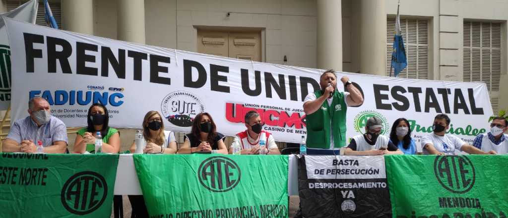 Los gremios amenazan con "paralizar Mendoza" si no hay aumento