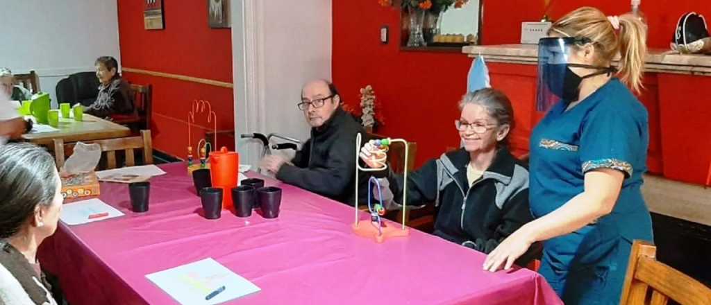 Con la próxima partida de vacunas se inmunizará en los geriátricos