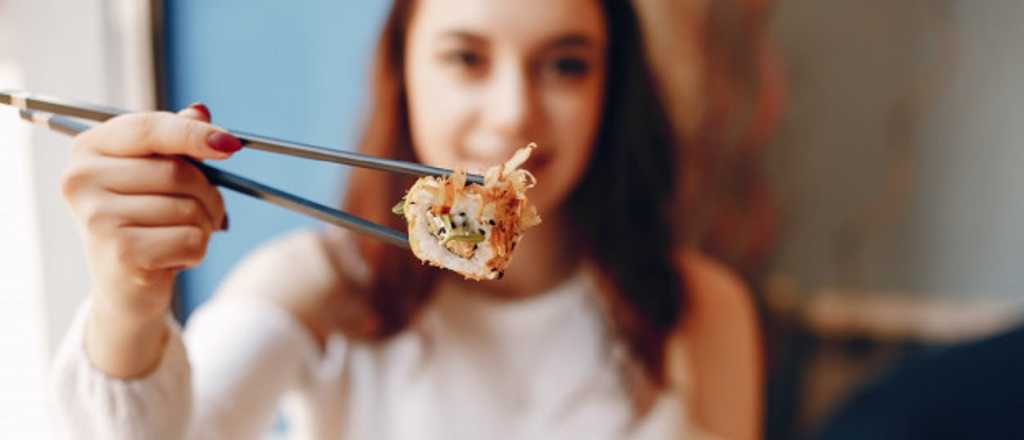 En qué tenés que fijarte a la hora de comer sushi para que no sea un peligro