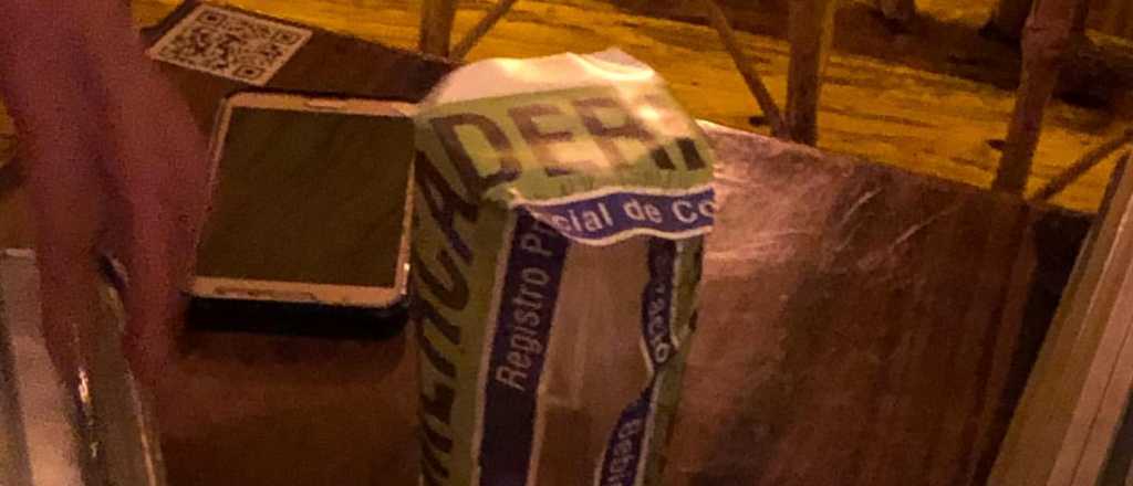 Clausuraron un bar por vender cerveza en vasos m&aacute;s grandes