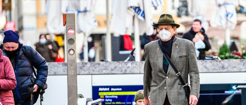 Merkel dijo que por festejar Navidad podrían tener 590 muertos diarios