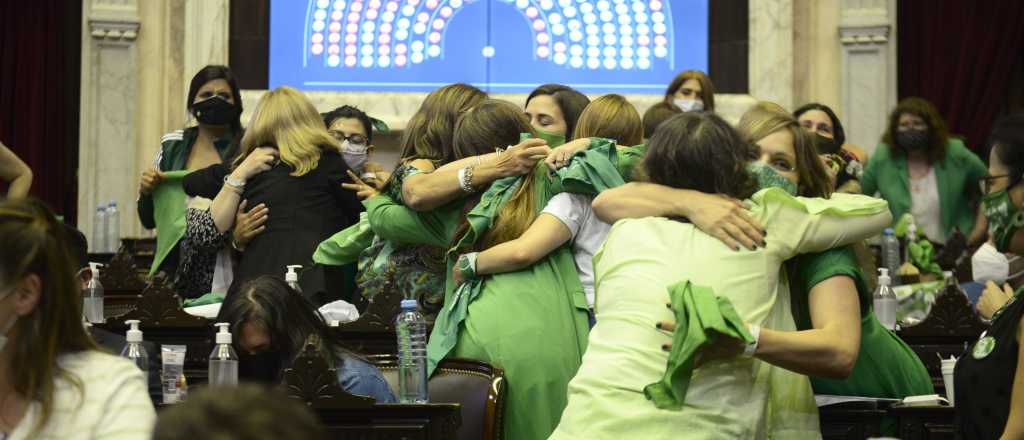 Diputados aprob&oacute; el aborto libre y gratuito
