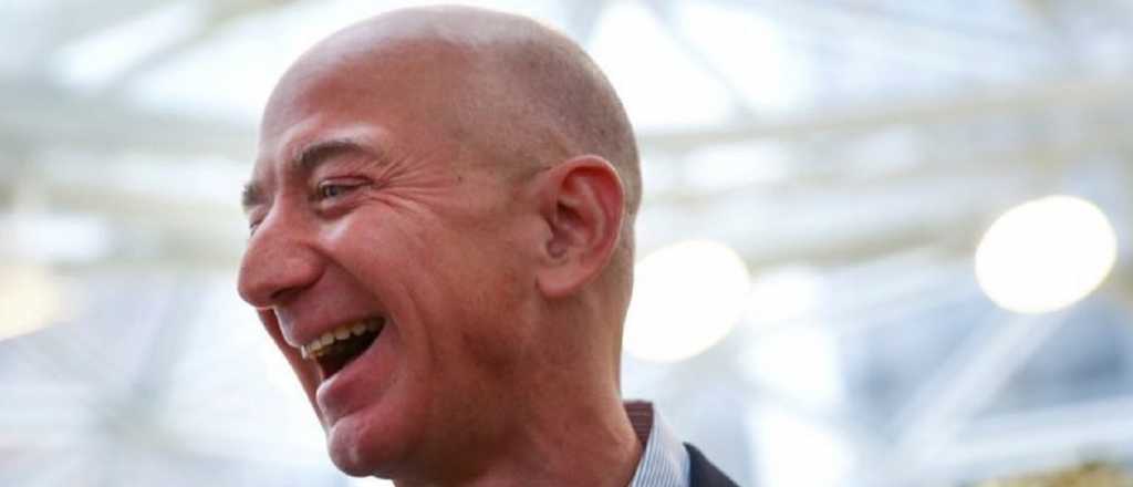 Las razones por las que Jeff Bezos dice que es clave "escribir bien"
