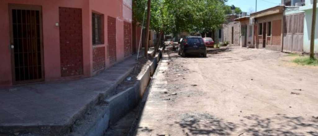 Guaymallén llegó hasta el pasaje Bolaños con el plan de drenajes