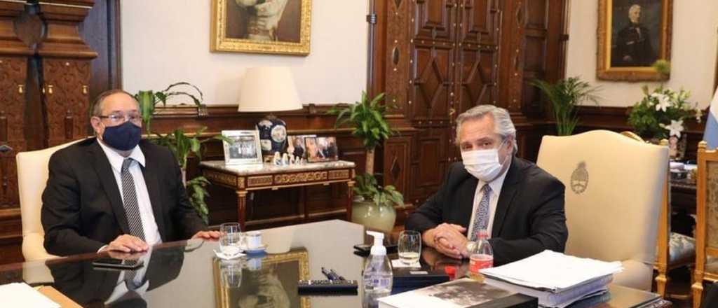 Un senador provida se reuni&oacute; con Alberto y cambiar&iacute;a su voto