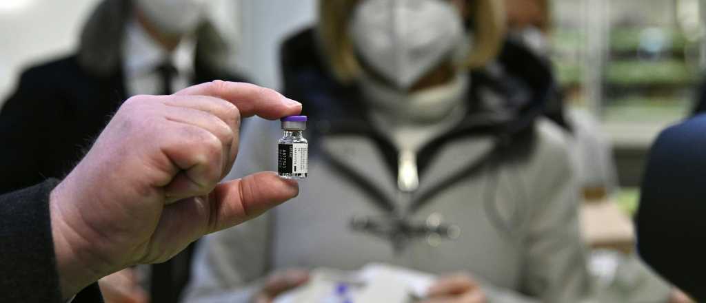 La OMS aprobó la vacuna de Pfizer, la primera en el mundo 