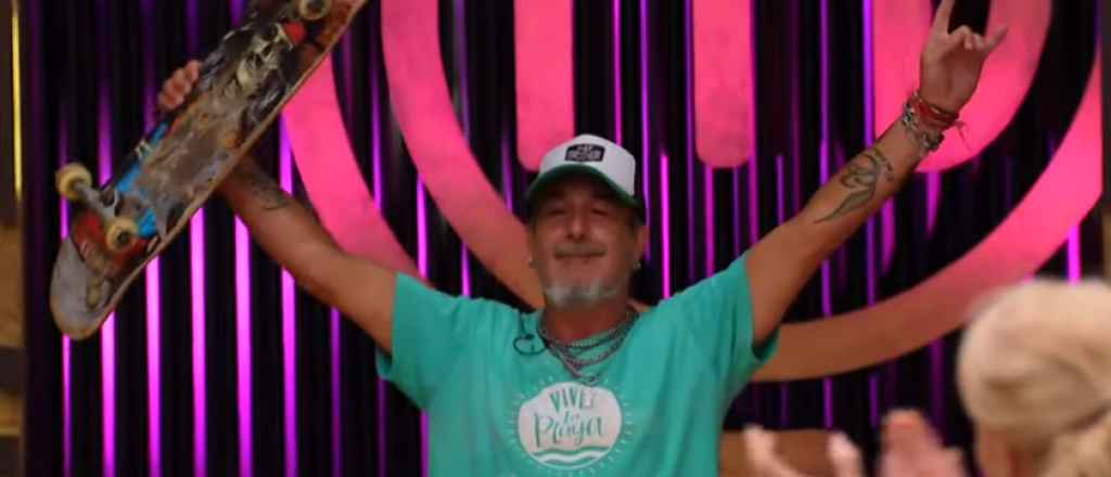 La emotiva despedida del Mono, que "se par&oacute; de manos"