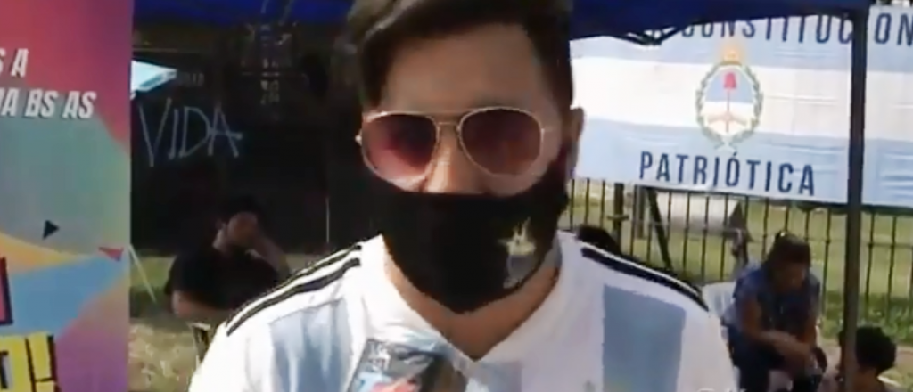 Dijo que es "provida" porque su madre quería abortar a los hermanos