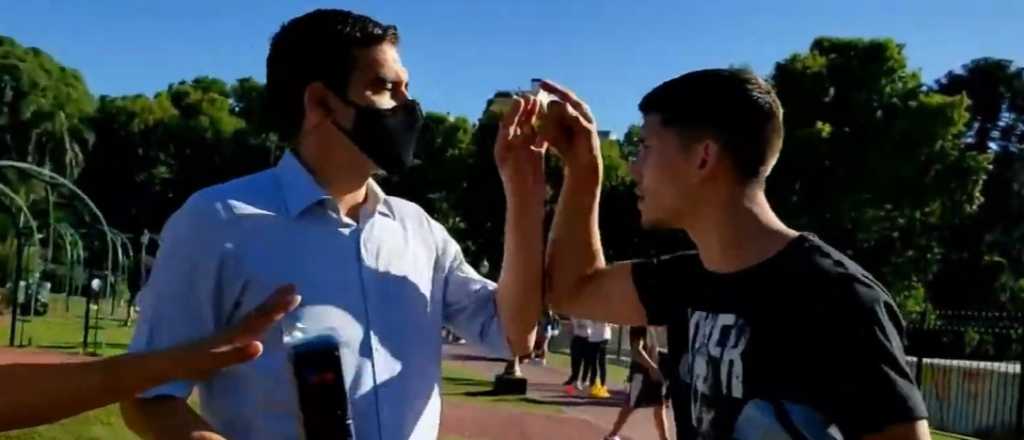 "Sopa" de coronavirus: j&oacute;venes increpan en vivo a un notero de TN