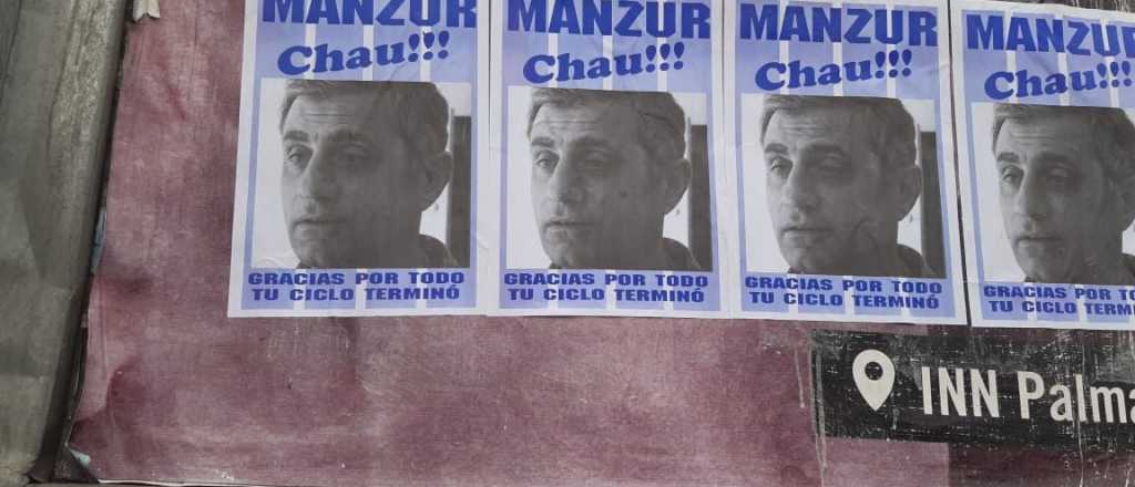Escrachan a José Mansur en la sede de Godoy Cruz