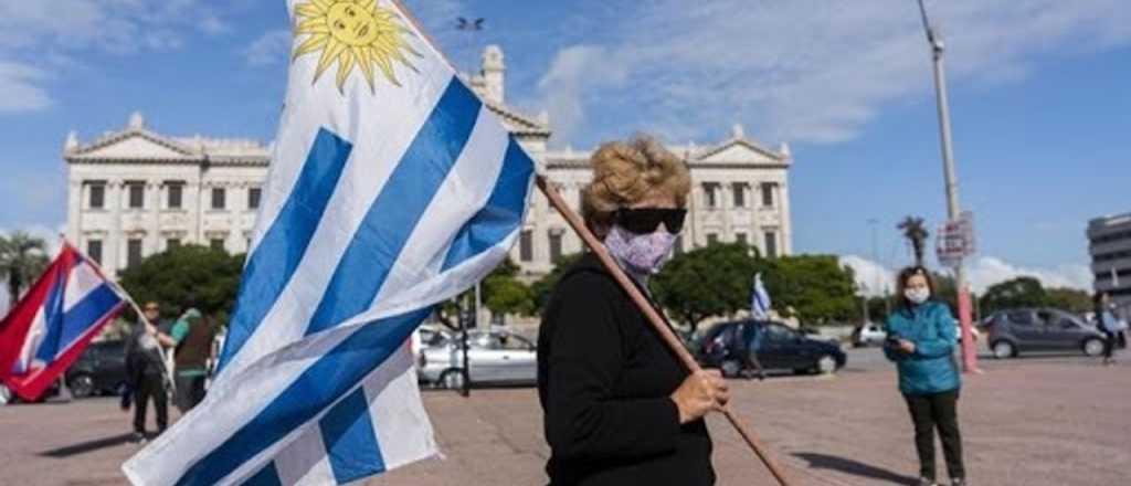 Uruguay analiza endurecer restricciones por pico de casos