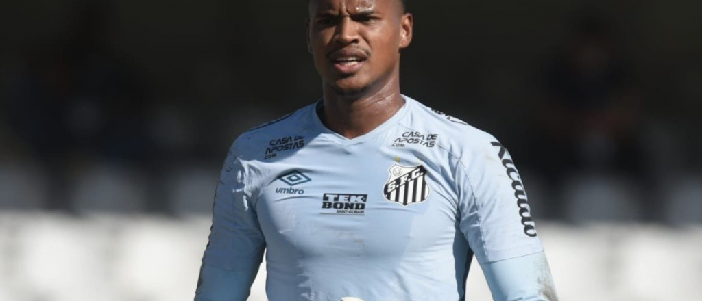 El arquero de Santos habr&iacute;a jugado contra Boca con Covid