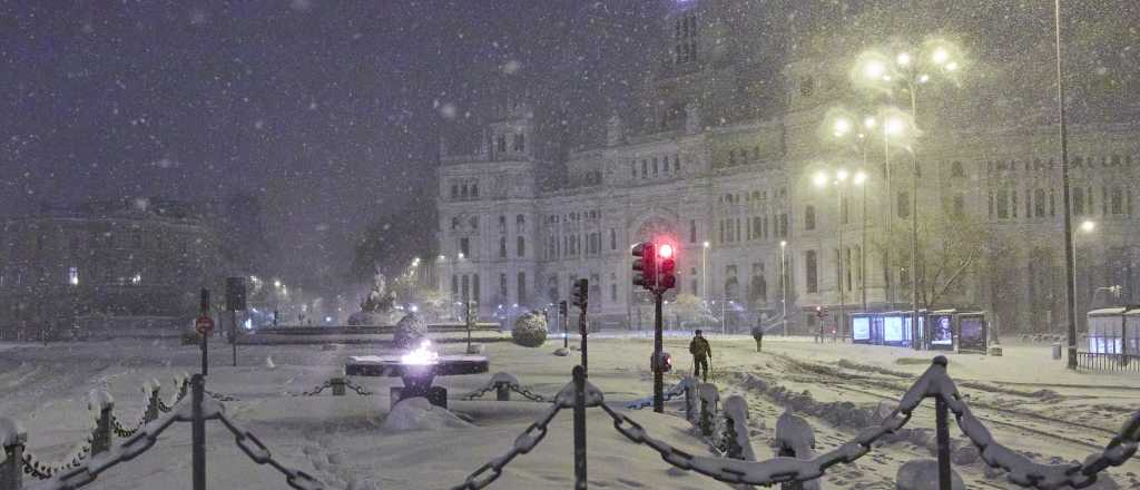 Espa&ntilde;a colapsa con el temporal m&aacute;s fuerte en 60 a&ntilde;os: 3 muertos