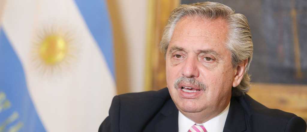 Las bolsas mortuorias, los "vacunados VIP" y la furia de Alberto