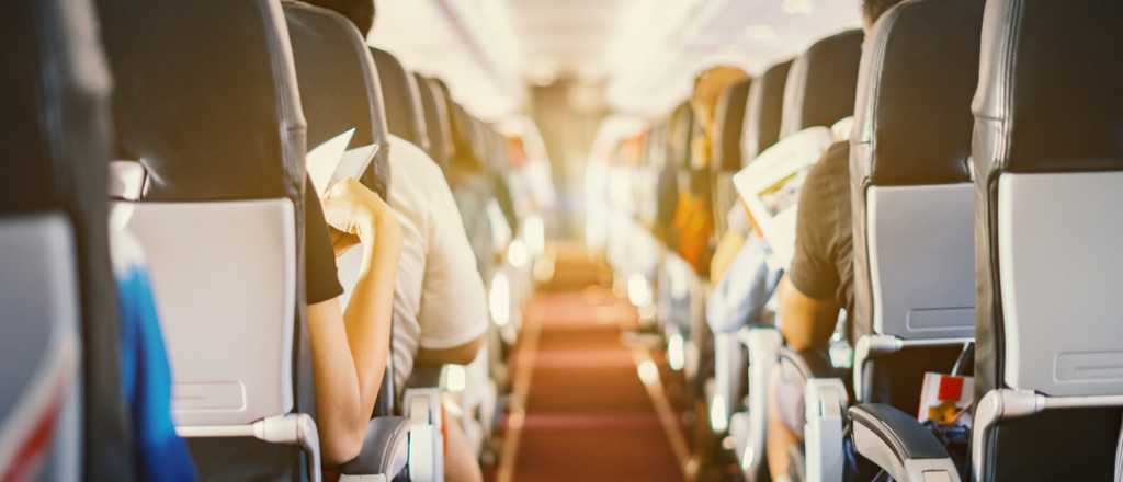 Por qué no se respeta el distanciamiento social en los aviones