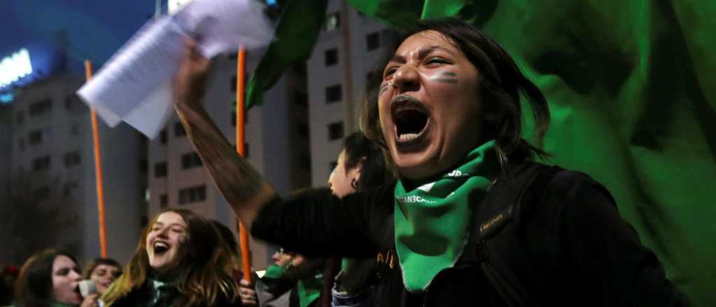 Chile comienza a debatir el aborto legal, Piñera está en contra