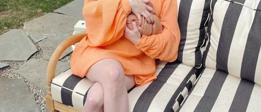 La primera foto de Emma Roberts con su bebé
