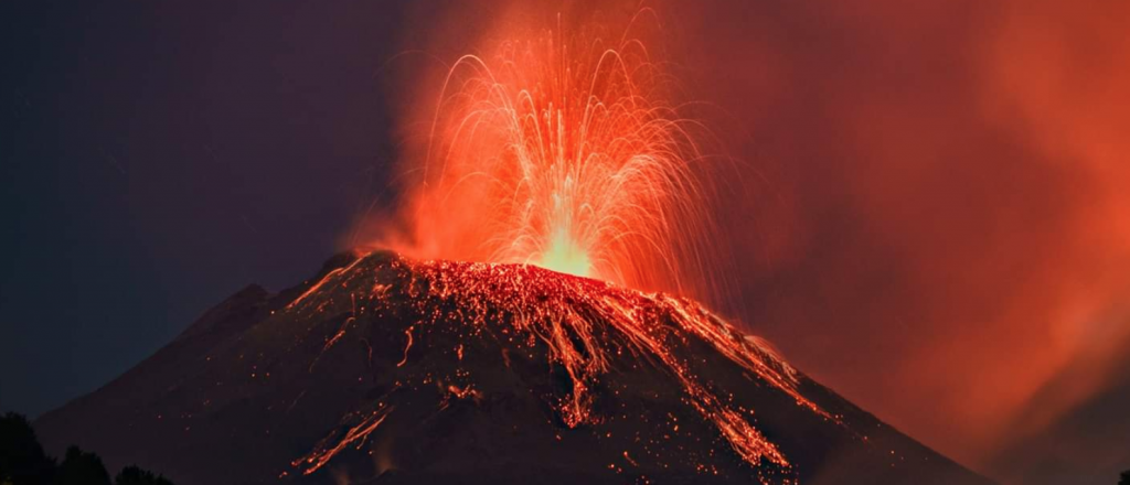 Italia: fuerte erupción del volcán Etna, en Sicilia