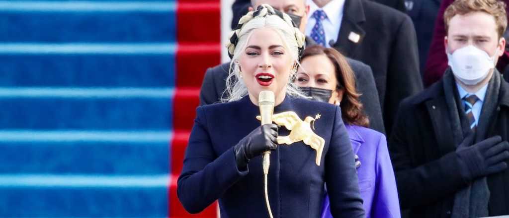 Lady Gaga brill&oacute; cantando el himno en la asunci&oacute;n de Biden