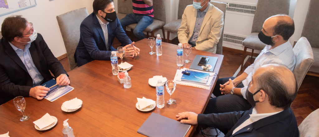 Qu&eacute; docentes ser&aacute;n los primeros vacunados en Mendoza