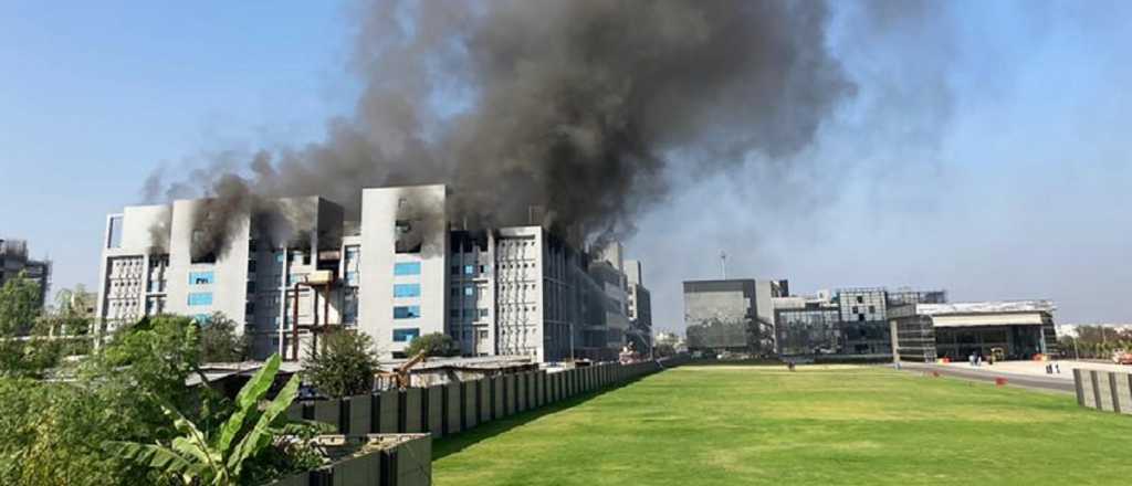 Se incendi&oacute; la sede del mayor fabricante de vacunas del mundo