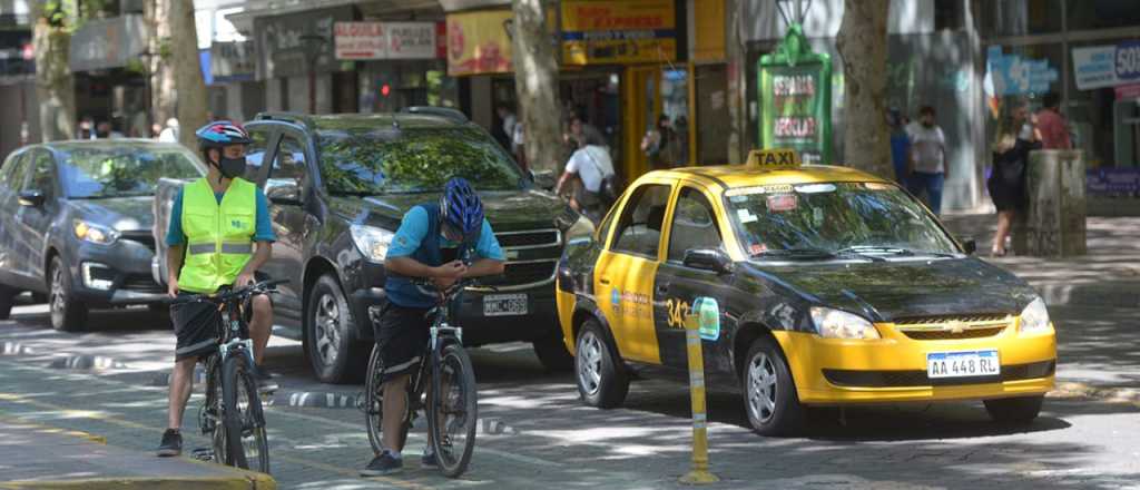 Aumentaron los taxis en Mendoza: la Bajada de Bandera roza los $1.000