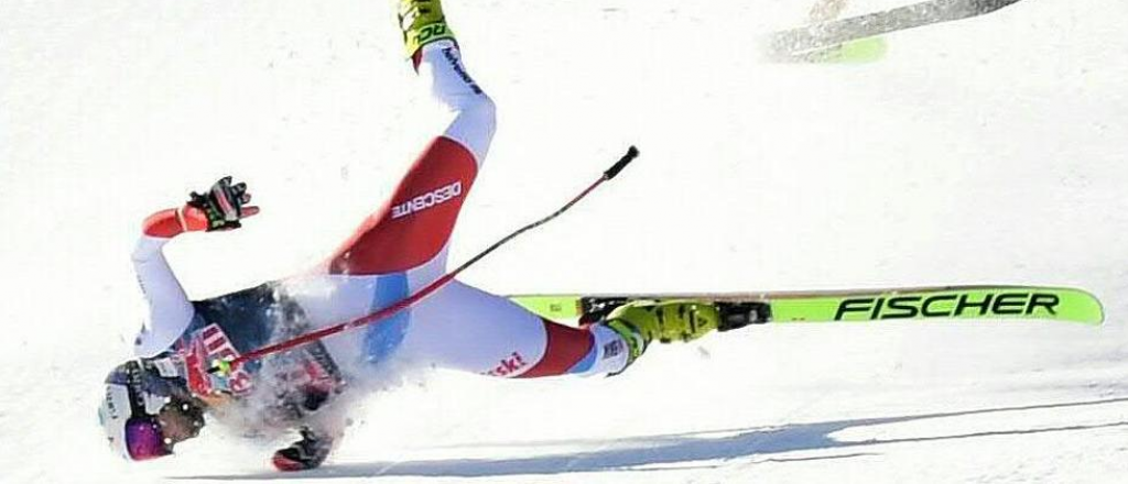 Video: esquiador se cayó a 140 kilómetros por hora en plena competencia