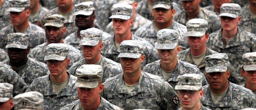 Biden elimina otra medida de Trump: trans podrán servir en Fuerzas Armadas