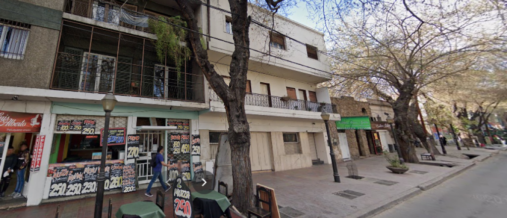 Cinco heridos leves tras el incendio de un hotel en Mendoza