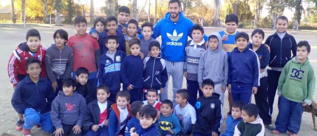 El mendocino que triunfa en Independiente volvi&oacute; a la canchita que lo vio nacer