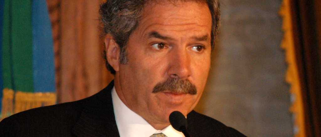 Felipe Sol&aacute;, entre el enriquecimiento propio y los escraches ajenos