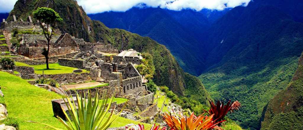 Echaron de Perú a los argentinos que defecaron en el Machu Picchu