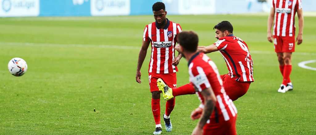 Video: el golazo de tiro libre de Luis Su&aacute;rez