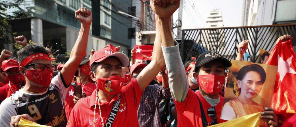 Civiles llaman a desobedecer a los militares en Myanmar