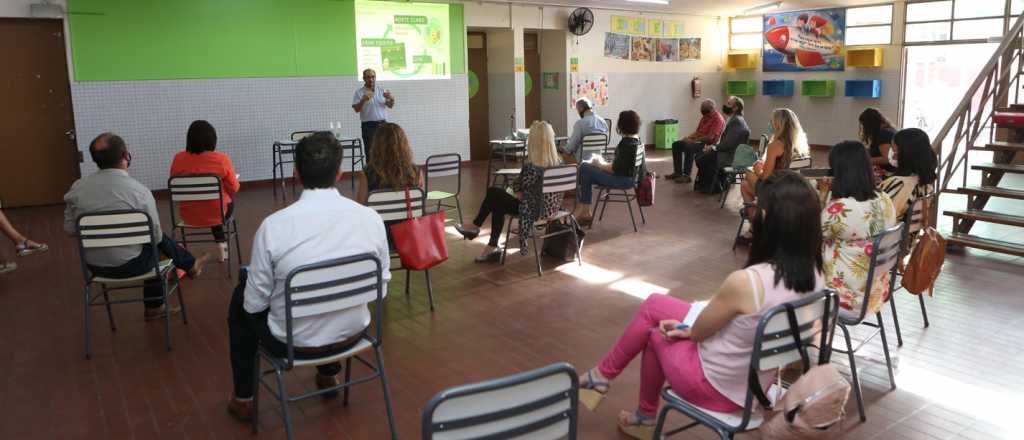 Fernández y Trotta se reunieron para analizar la presencialidad