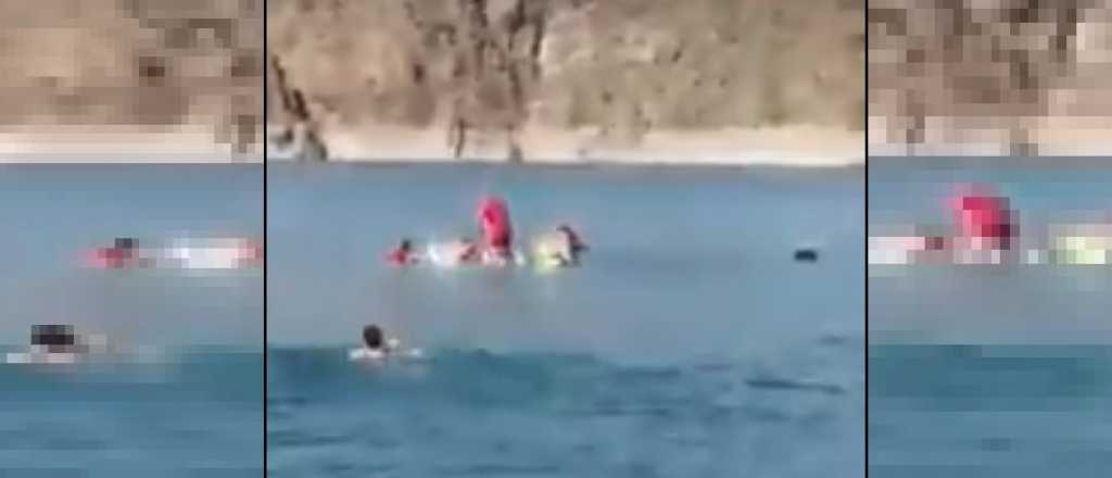 Video: una balsa con turistas se hundió en Los Reyunos