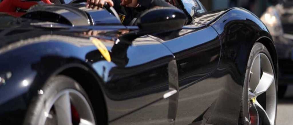 Ibrahimovic festej&oacute; sus 501 goles con una Ferrari impactante