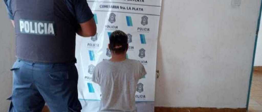 Joven sin brazos ni piernas rob&oacute; una cartera y quiso escapar