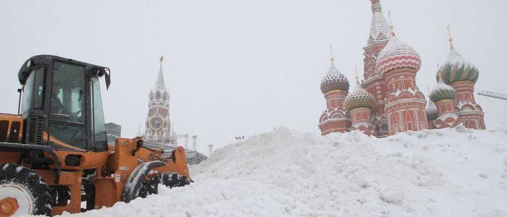 Moscú, una ciudad "enterrada" bajo la nieve