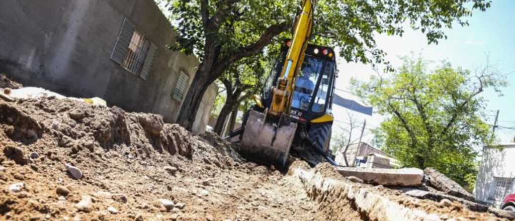 Guaymallén avanza en las obras de drenaje en Villa Nueva
