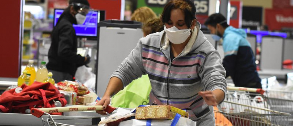 Feletti pide ayuda para implementar la canasta en almacenes