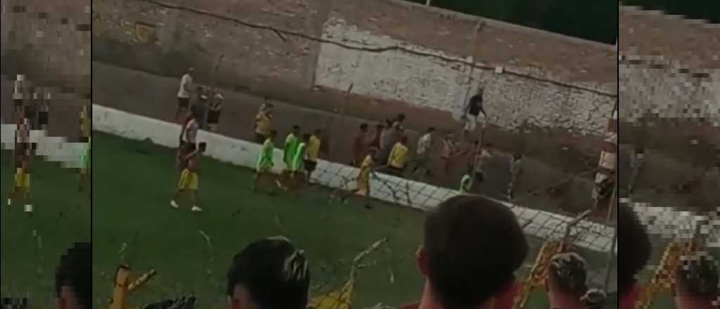Video: así fue la pelea entre hinchas y jugadores de Murialdo