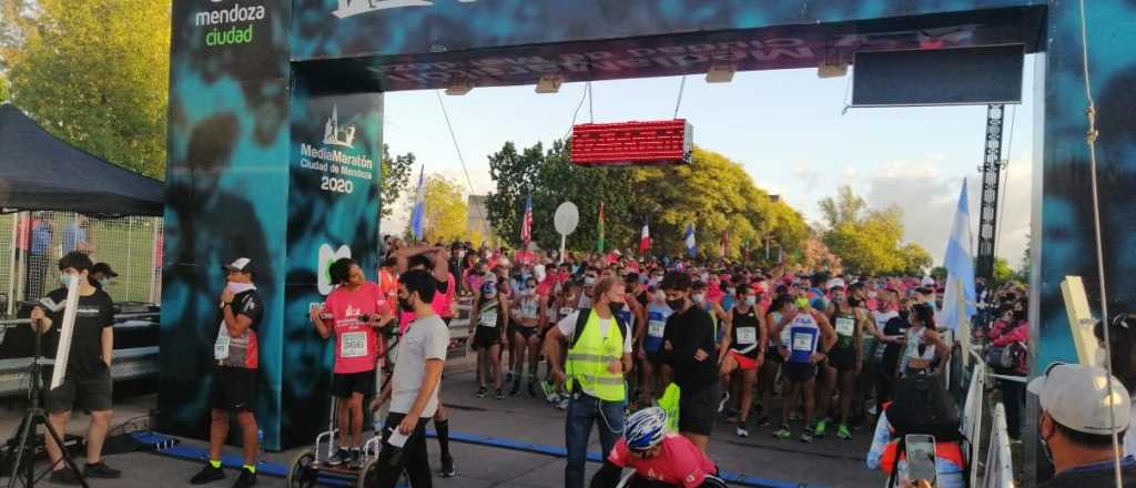 Así arrancó la Media Maratón Ciudad de Mendoza