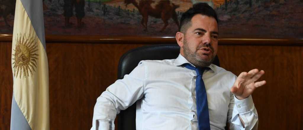 Renunció el sobrino de González García, a cargo del "vacunatorio VIP"