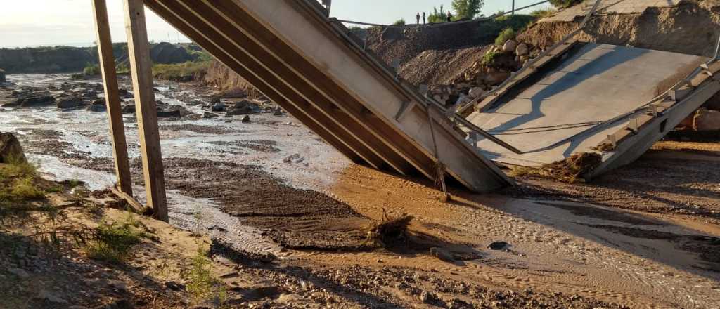 Cay&oacute; un puente por las tormentas y hay desv&iacute;o en la Ruta 40