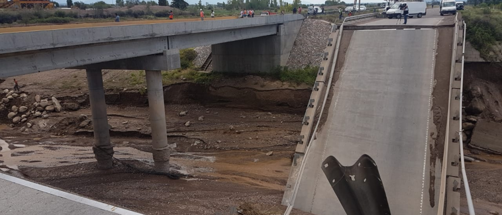 Fotos: así quedó el puente caído sobre la Ruta 40