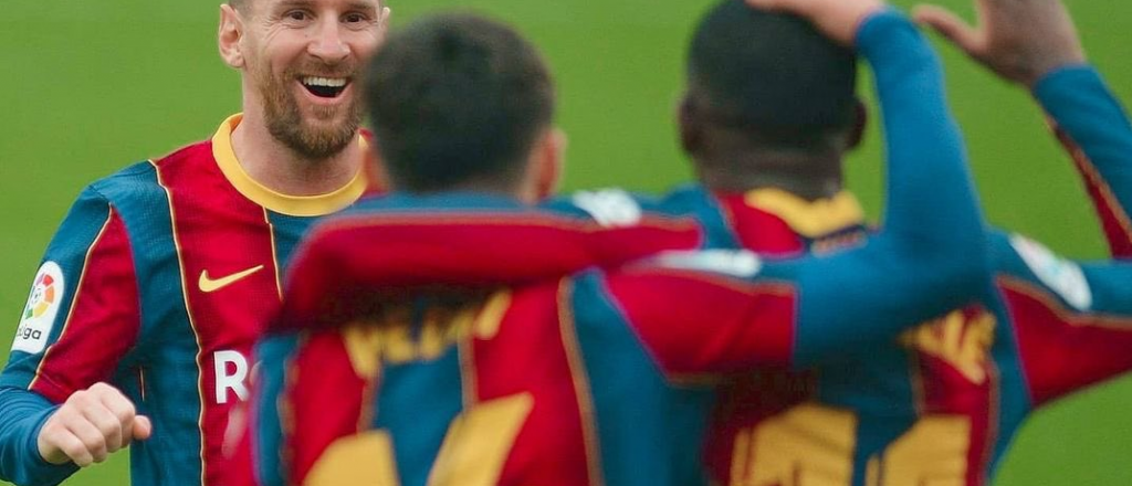 Otro golazo de Messi en la victoria de Barcelona, que acecha al líder