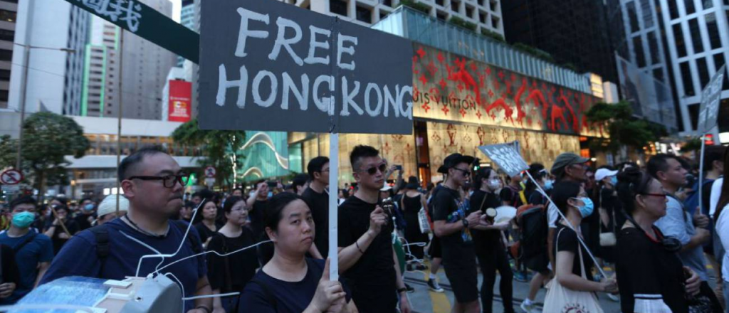Unos 50 opositores acusados de "subversión" en Hong Kong