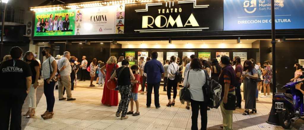 San Rafael abrió el Teatro Roma para mostrar su Vendimia