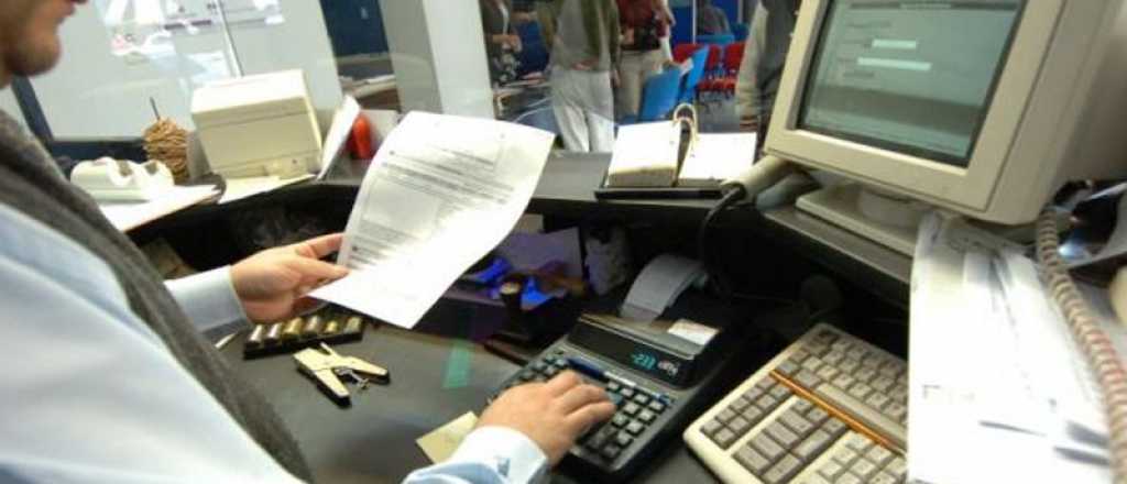 Los empleados bancarios cobrarán casi $2 millones de sueldo inicial